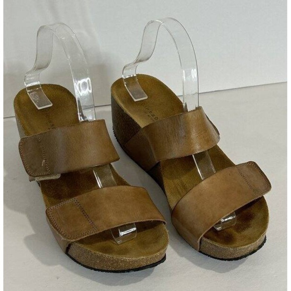 Lola Sabbia for Eric Michael Lilly Tan Two Strap Sandals Cork Wedge Heel 39